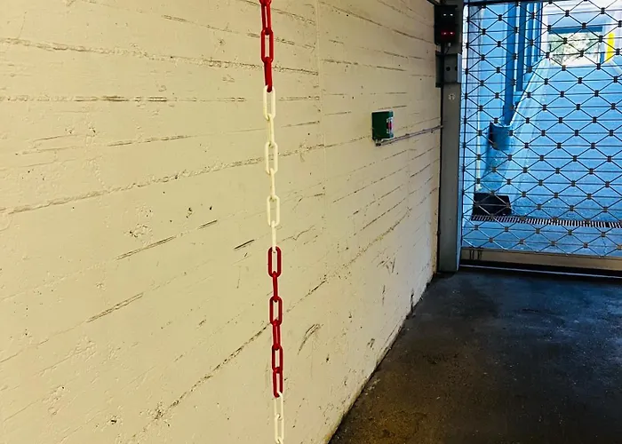 Ladenwohnung In Kreuzberg Mit Parkplatz In Einer Tiefgarage