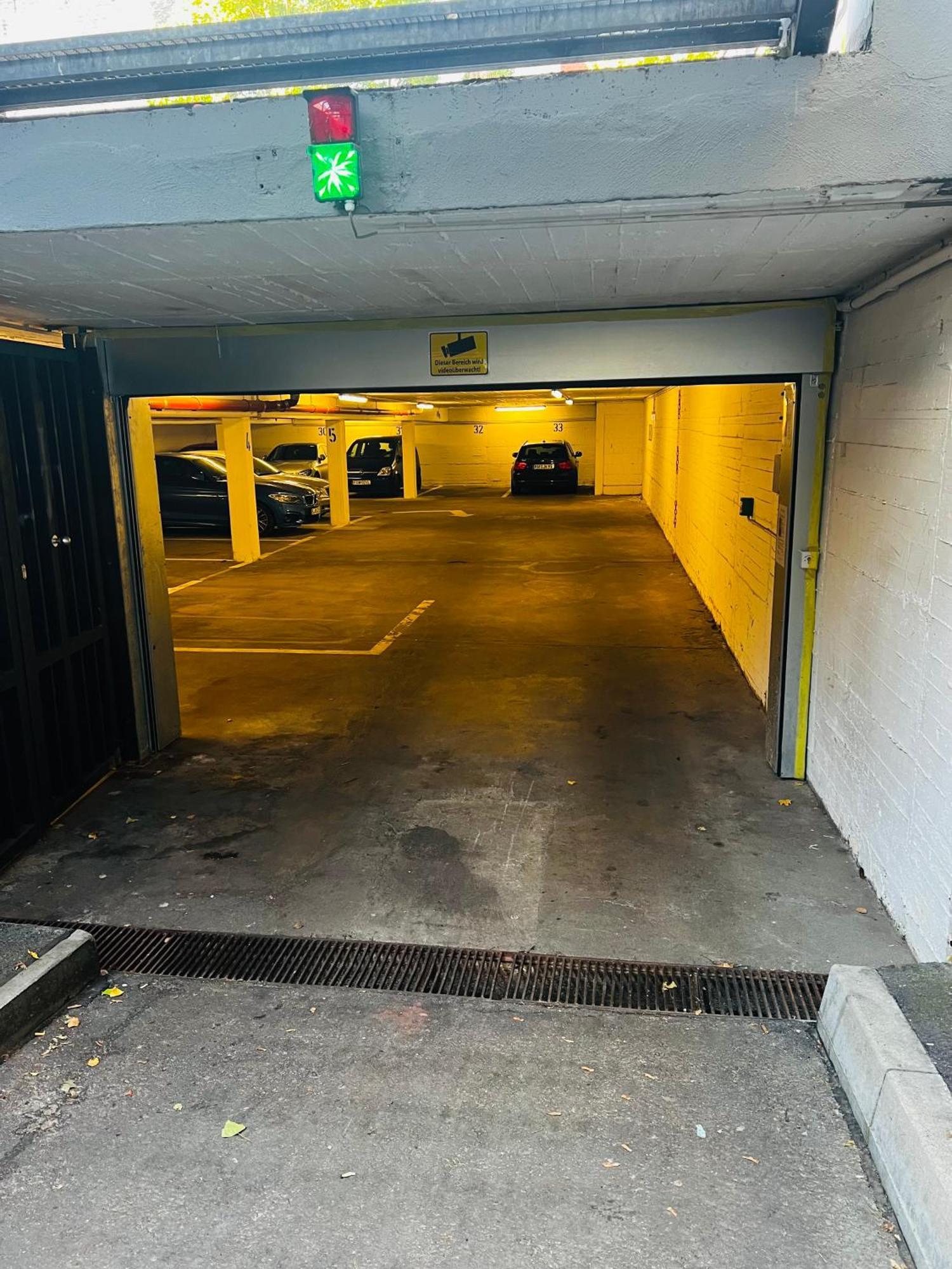 Ladenwohnung In Kreuzberg Mit Parkplatz In Einer Tiefgarage Appartement